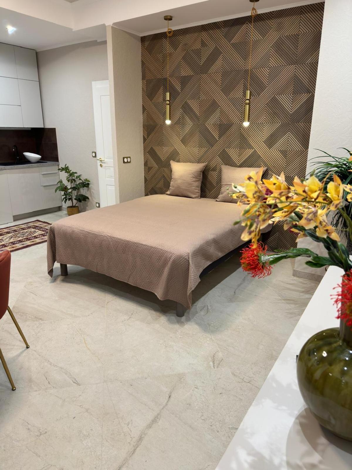 Extraordinaire Grand Studio Au Centre 6 Minutes A Pied De La Plage Et L'Hotel Negresco Ницца Экстерьер фото